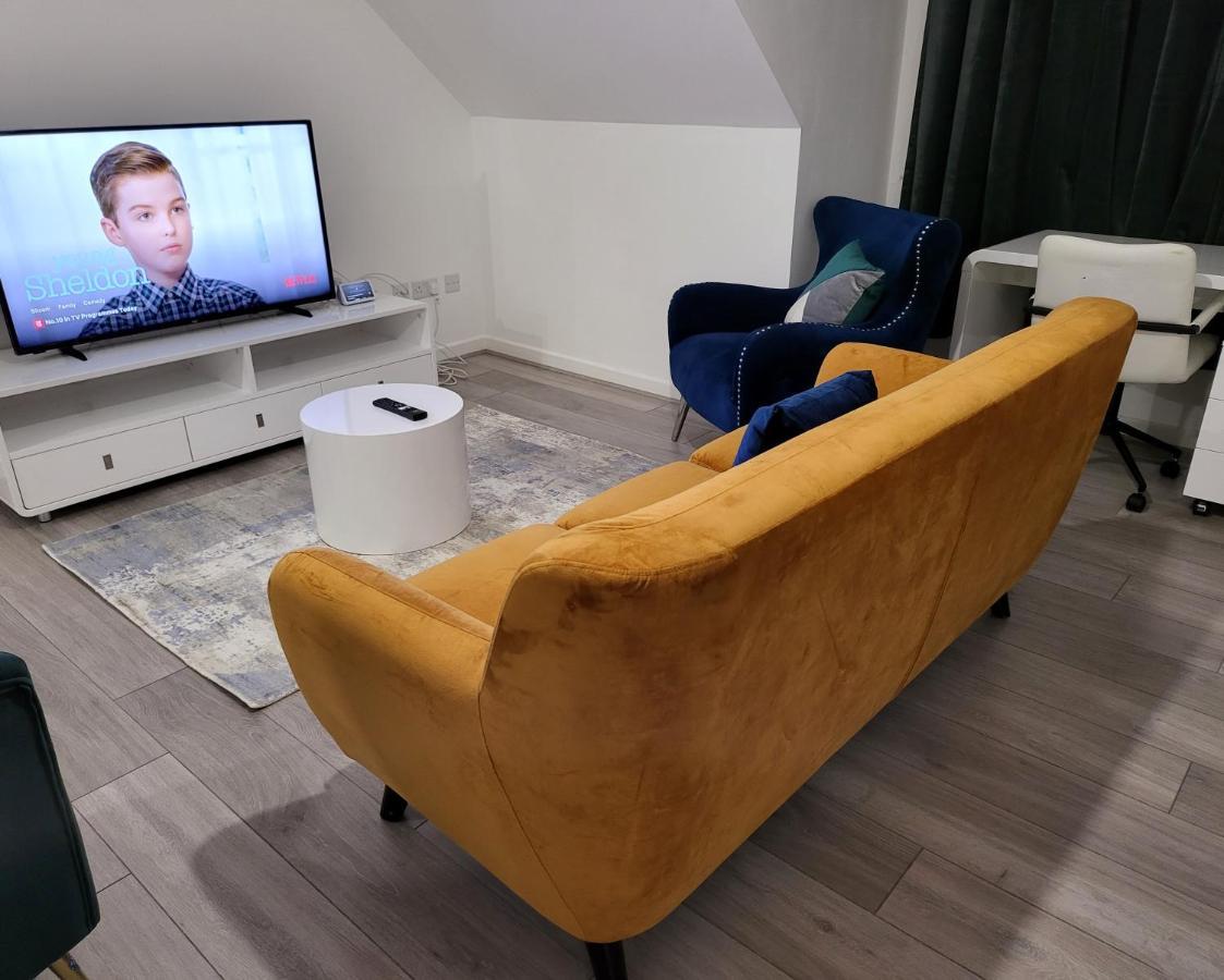 Garland Modern 2 Bedroom Apartment With Parking London 普拉姆斯特德 外观 照片